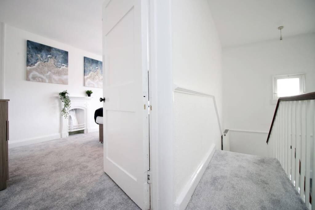 Spacious Georgian 3Bedroom Apartment, 5 Mins From Bath Abbey Exterior foto