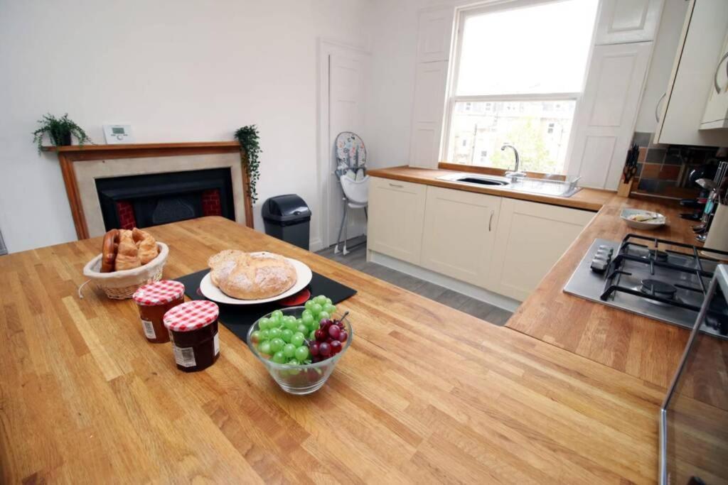 Spacious Georgian 3Bedroom Apartment, 5 Mins From Bath Abbey Exterior foto
