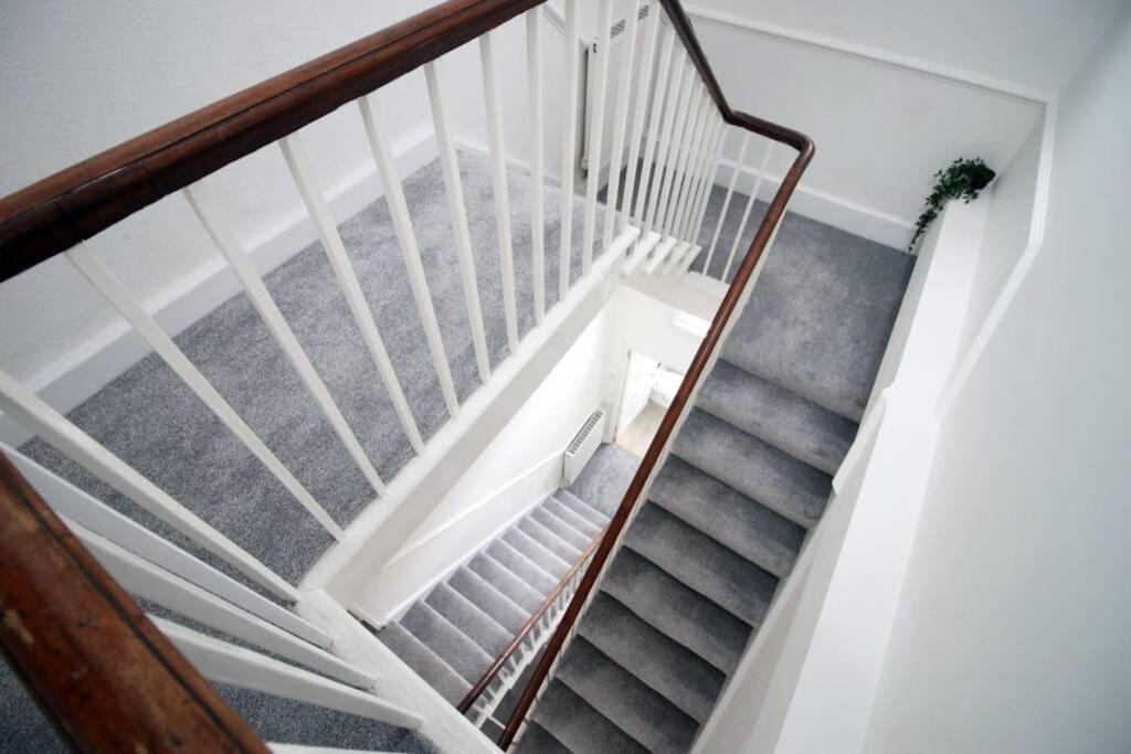 Spacious Georgian 3Bedroom Apartment, 5 Mins From Bath Abbey Exterior foto