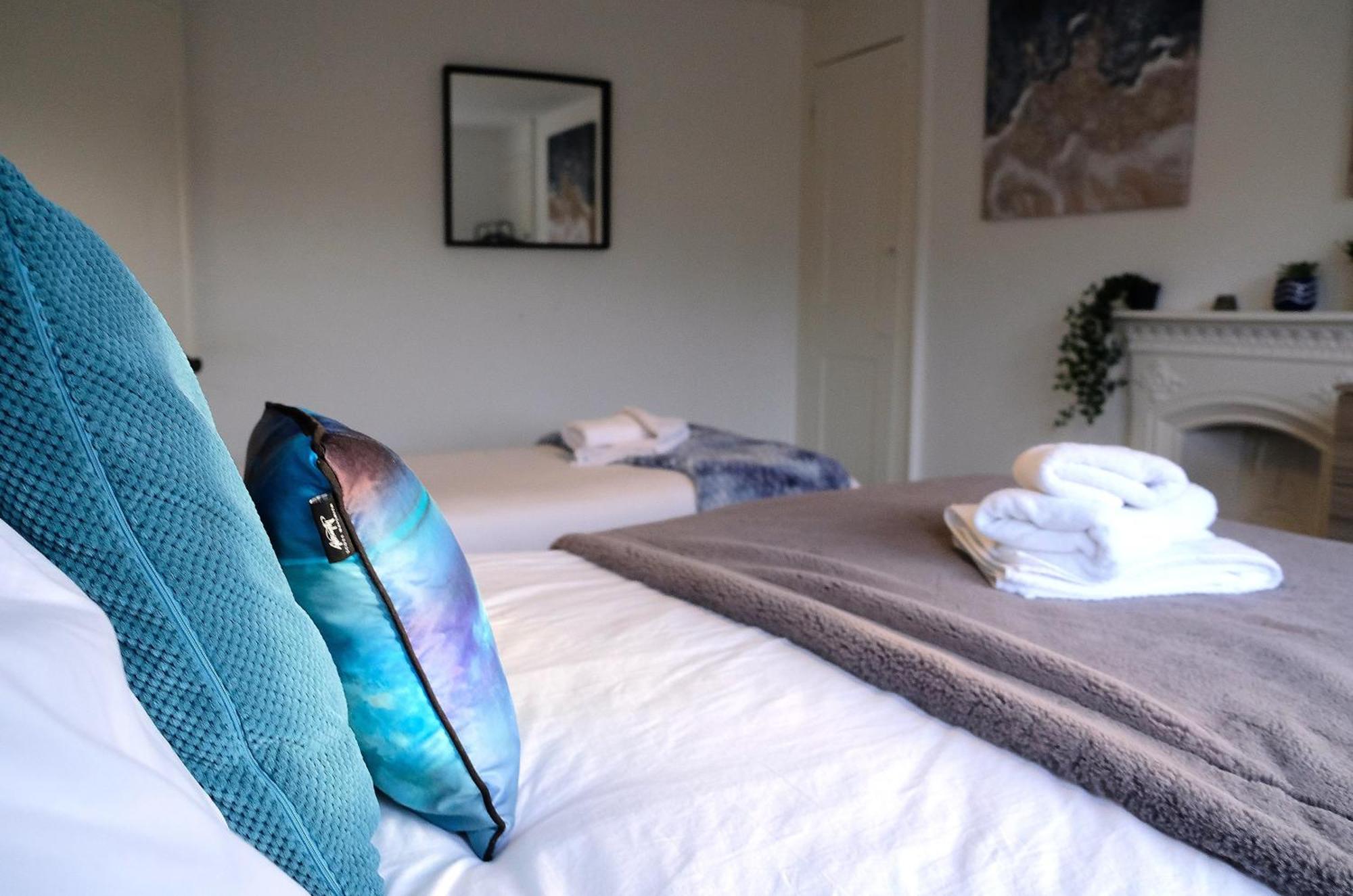Spacious Georgian 3Bedroom Apartment, 5 Mins From Bath Abbey Exterior foto