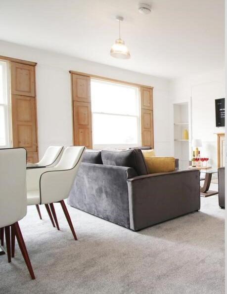 Spacious Georgian 3Bedroom Apartment, 5 Mins From Bath Abbey Exterior foto